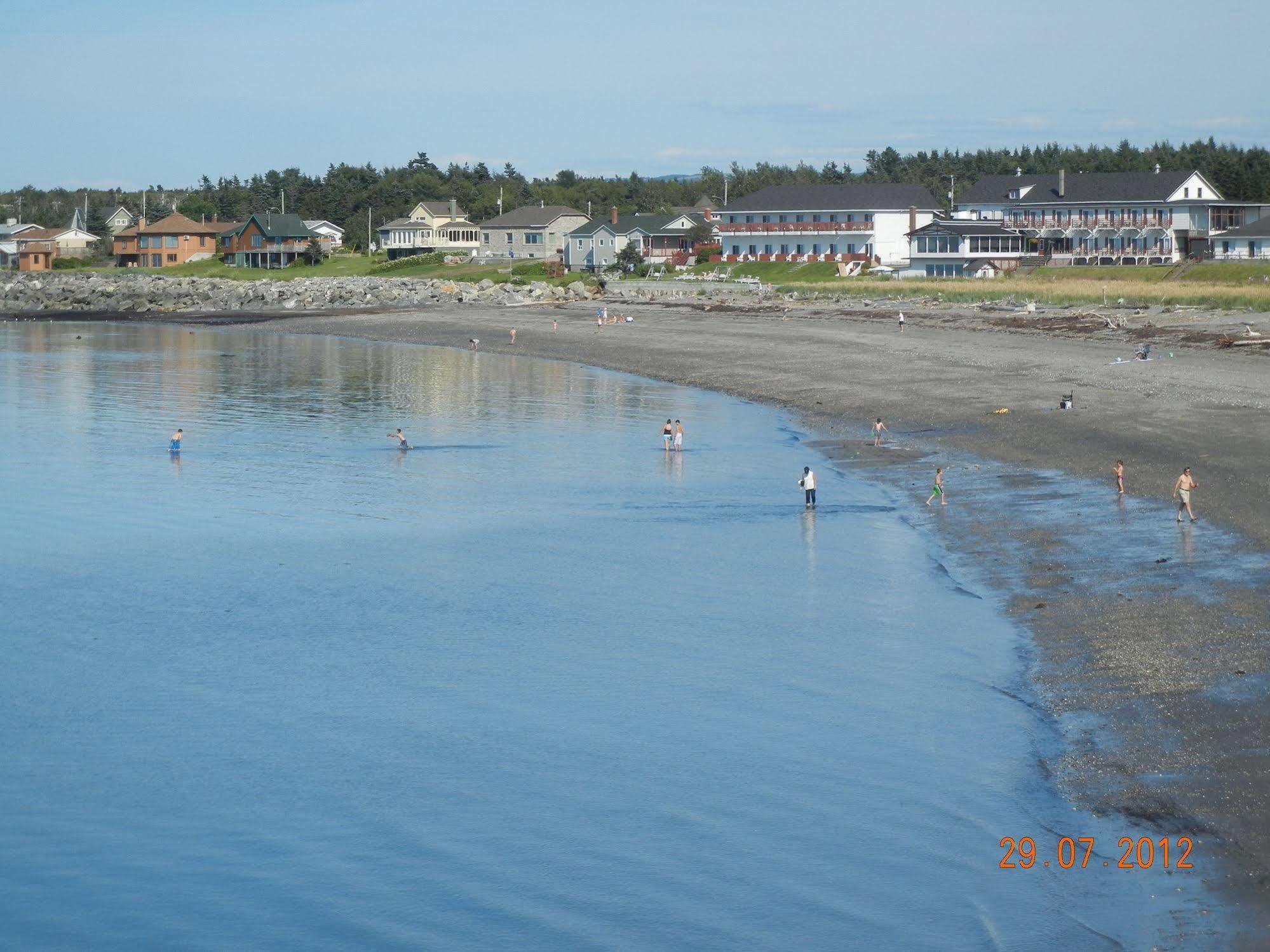 Hotel Motel Belle Plage Matane Extérieur photo